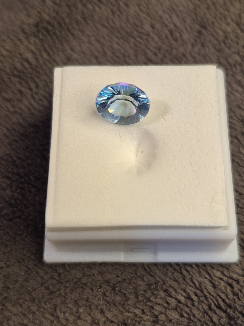 Cassiopeia Topaz 2.5ct oval 9x7mm